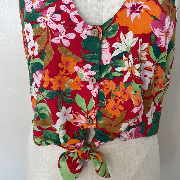 NWT Lily Rose Halter Floral Crop Top. XL - Picture 2 of 7